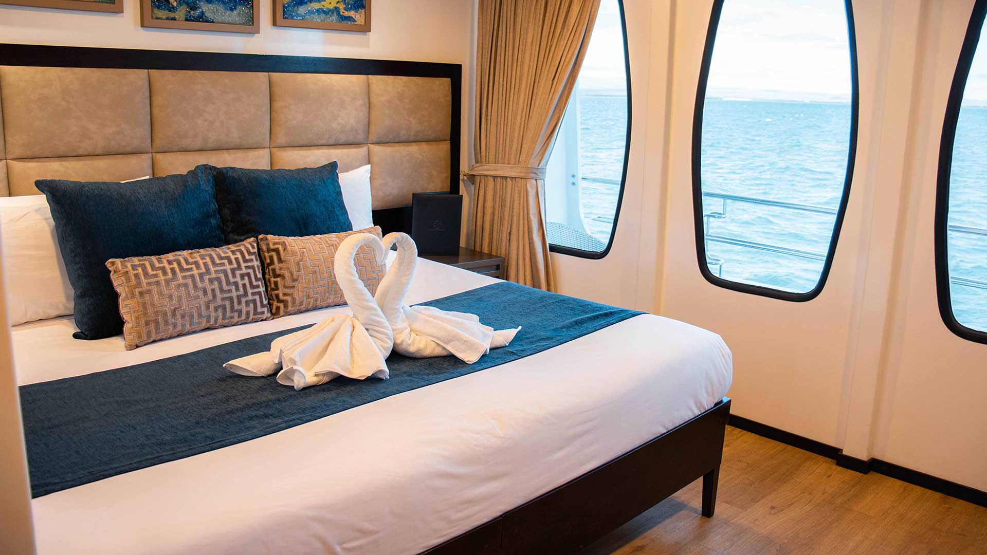 Cabins Slide Alya Catamaran - Galagents